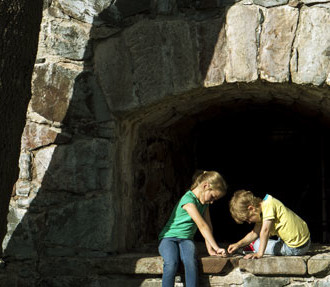 UNESCO-Kultur- und -Naturstätten, Finnland, Finnisch, Kvarken-Schärengarten, Struve-Bogen, Suomenlinna, Alte Kirche von Petäjävesi, bronzezeitliches Gräberfeld Sammallahdenmäki, Altstadt von Rauma, Verla Holzschliff- und Kartonfabrik